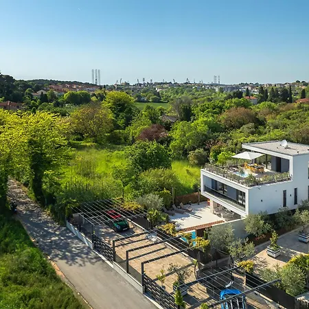 Maria Luisa 빌라 *