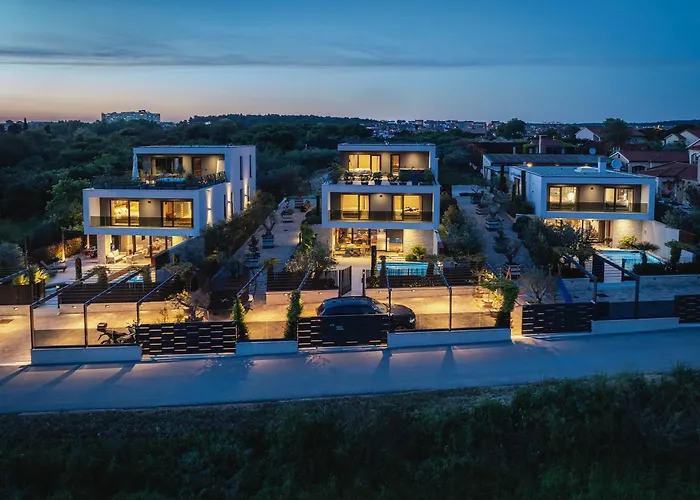 Willa Maria Luisa With Padel Court Pula