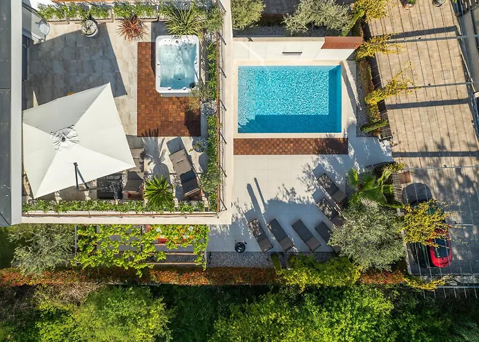 Maria Luisa With Padel Court