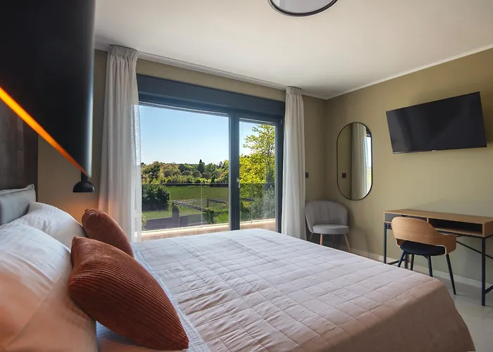 Villa Maria Luisa With Padel Court Pula