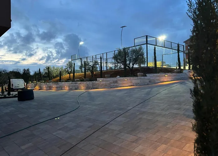 Villa Maria Luisa With Padel Court Pula